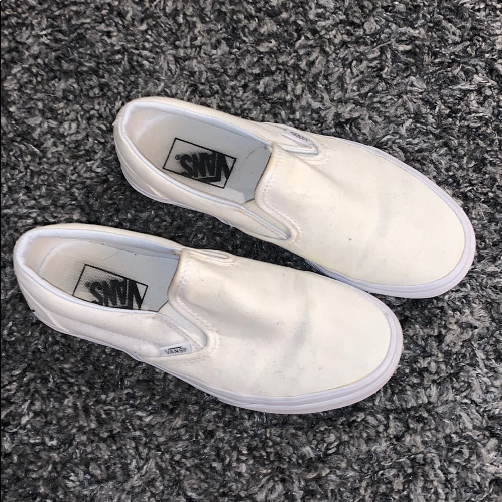WHITE VANS